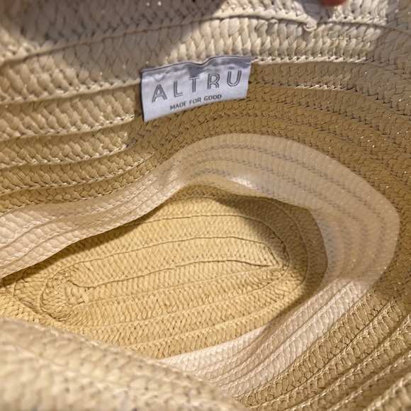 Altru Designer Retro Straw Tote Bag Purse Tan White Light Blue Tassels 16" X 10" - Picture 3 of 3